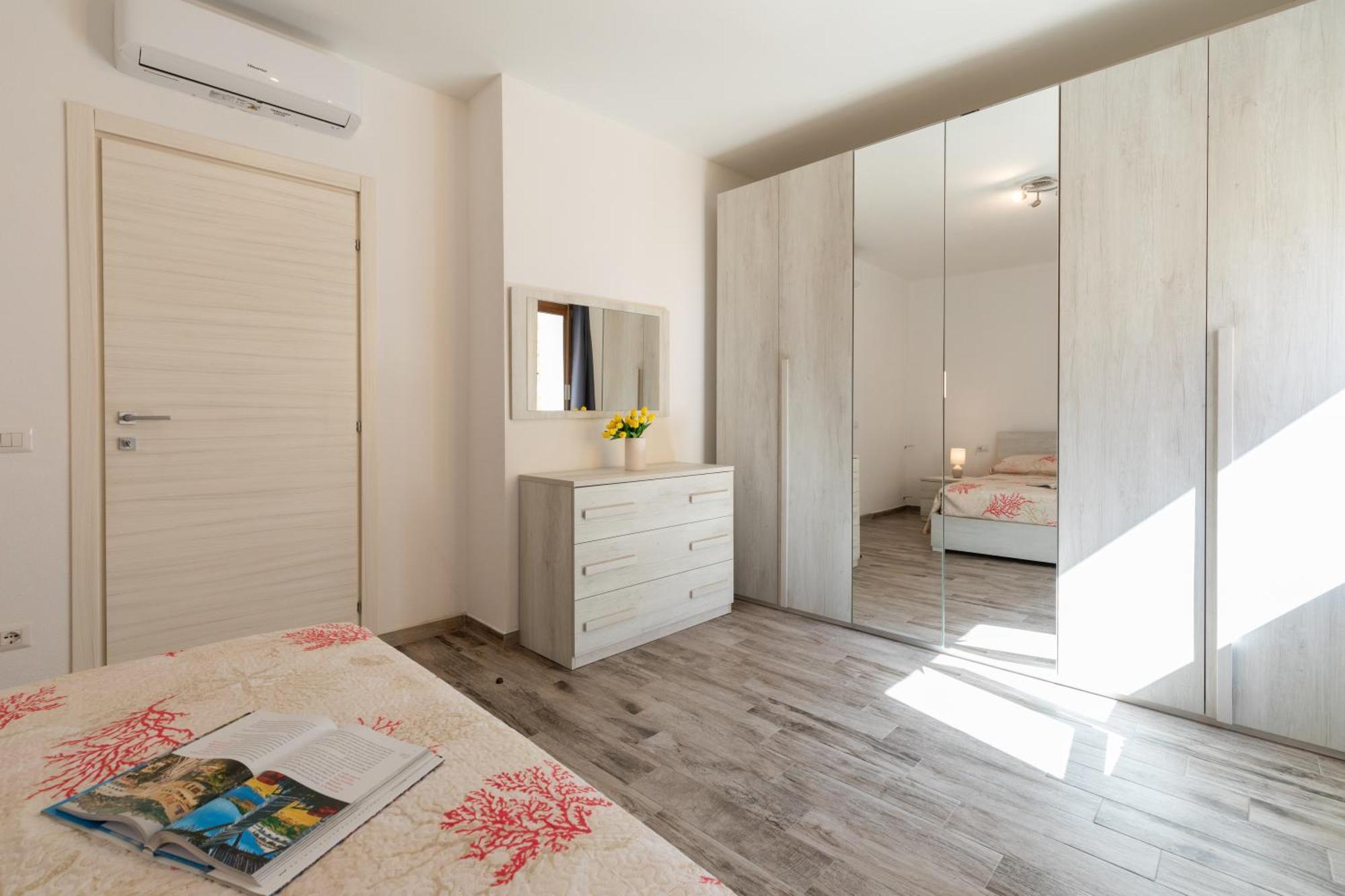 Zaira Home Free Wi-Fi 5 Minuti Dal Lago Liscia Sant'Antonio di Gallura Exterior photo
