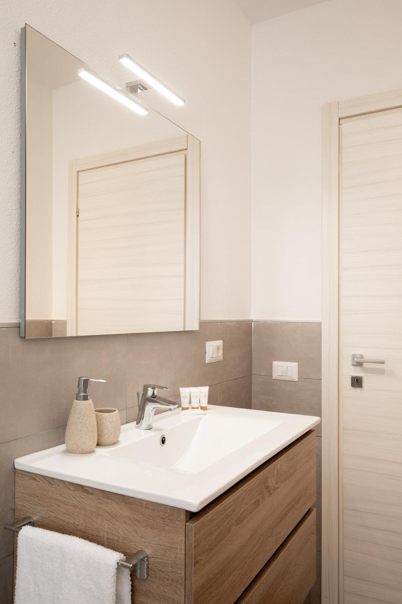 Zaira Home Free Wi-Fi 5 Minuti Dal Lago Liscia Sant'Antonio di Gallura Exterior photo